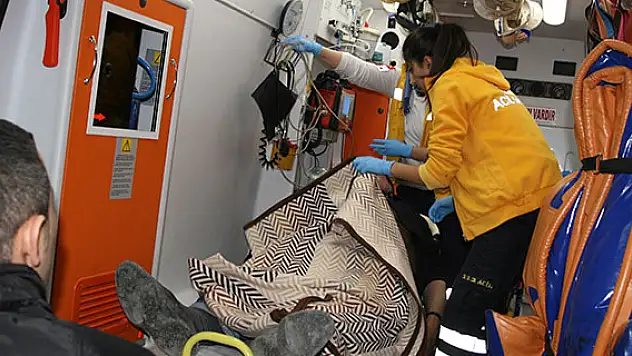 Konya'da otomobil ağaca çarptı: 1 yaralı