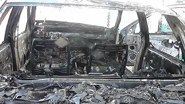 Konya'da otomobil alev alev yandı