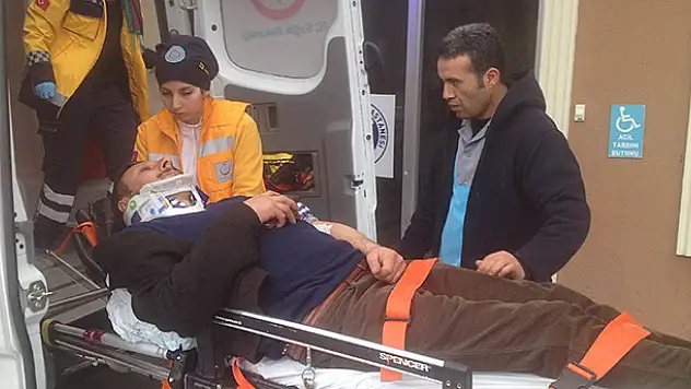 Konya'da otomobil beton mikserine çarptı : 1 yaralı