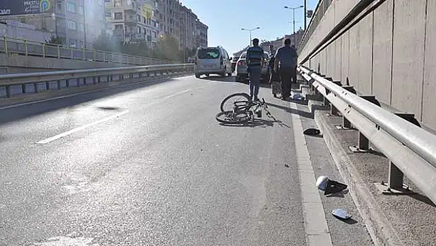 Konya'da otomobil bisikletliye çarptı