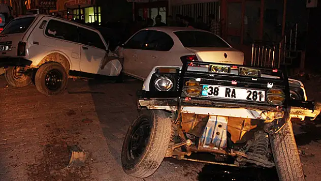 Konya'da otomobil cipe çarptı: 2 yaralı