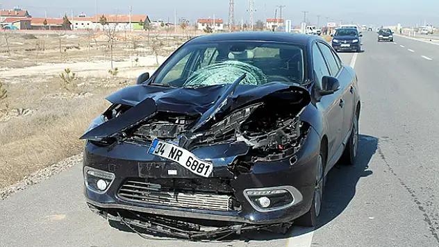 Konya'da otomobil çocuğa çarptı
