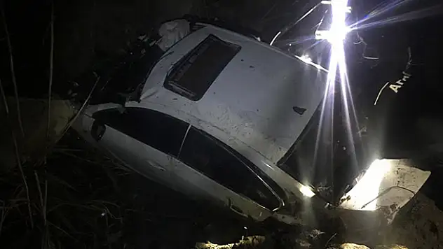 Konya'da otomobil dere yatağına devrildi: 2 ölü, 1 yaralı