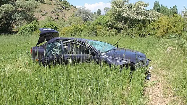 Konya'da otomobil devrildi: 1'i ağır 5 yaralı