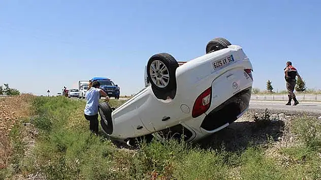 Konya'da otomobil devrildi: 2 yaralı