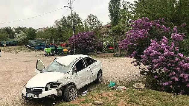 Konya'da  otomobil devrildi: 2 yaralı
