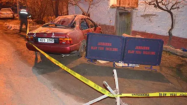 Konya'da otomobil evin duvarına çarptı: 1 ölü, 2 yaralı