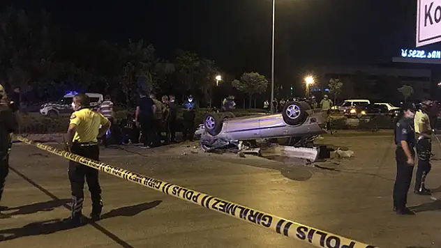 Konya'da otomobil ile kamyonet çarpıştı: 1 kişi öldü, 3 kişi yaralandı