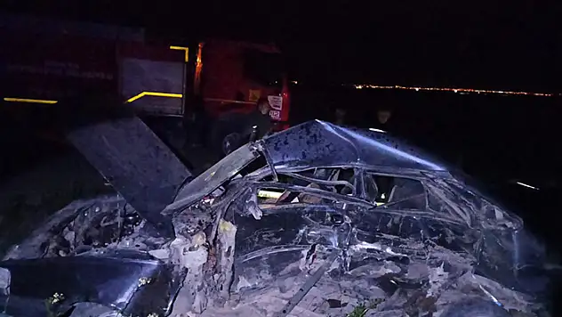 Konya'da otomobil ile kamyonetin çarpıştığı kazada 2 kişi öldü, 1 kişi yaralandı
