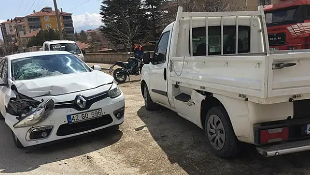 Konya'da otomobil ile pikap çarpıştı: 1 yaralı