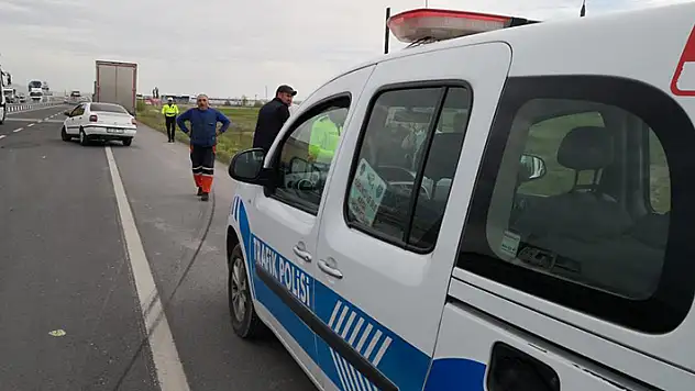 Konya'da otomobil kamyonete çarptı: 2 yaralı
