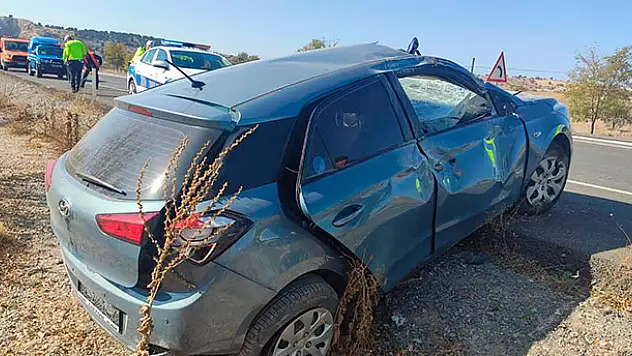 Konya'da otomobil kontrolü kaybetti: 2 yaralı
