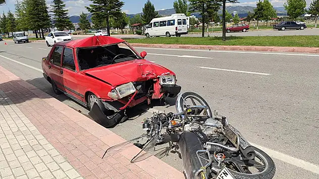 Konya'da otomobil motosiklete çarptı: 2 yaralı
