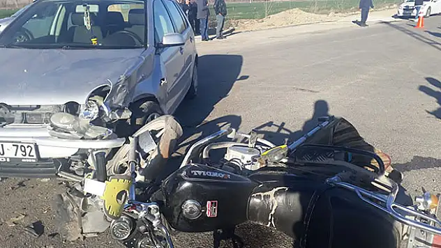 Konya'da otomobil motosikletle çarpıştı: 2 yaralı