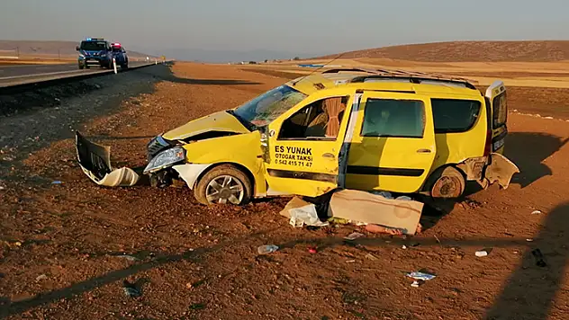 Konya'da otomobil şarampole devrildi:  1 kişi öldü, 5 kişi yaralandı
