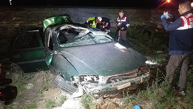 Konya'da otomobil şarampole devrildi: 1 ölü, 2 yaralı