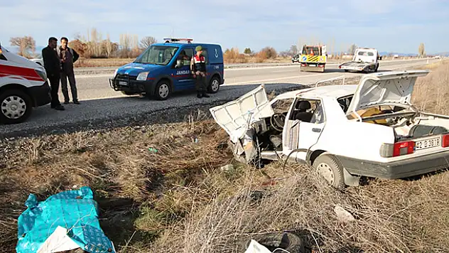 Konya'da otomobil şarampole devrildi: 1 ölü, 1 yaralı