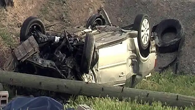 Konya'da otomobil şarampole devrildi: 2 ölü