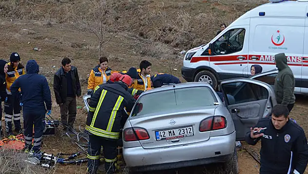 Konya'da otomobil şarampole devrildi: 5 yaralı