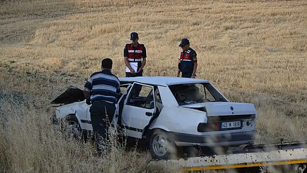 Konya'da otomobil şarampole uçtu: 2 yaralı
