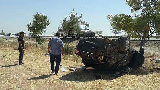Konya'da otomobil şarampole yuvarlandı: 1 ölü, 2 yaralı