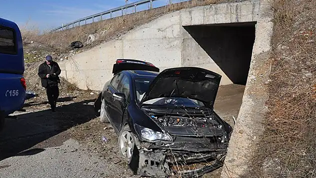 Konya'da otomobil şarampole yuvarlandı:4 yaralı