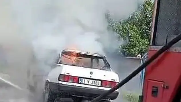 Konya'da otomobil seyir halindeyken yandı
