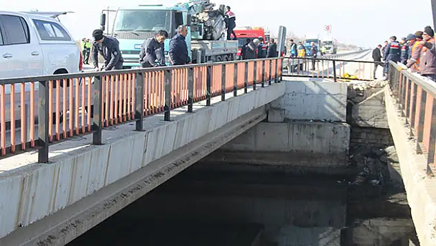 Konya'da otomobil su kanalına düştü! Sürücü hayatını kaybetti