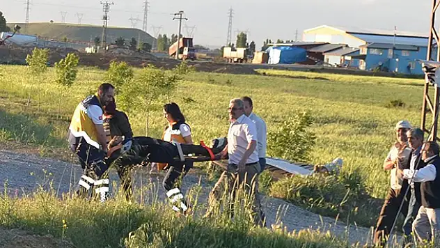 Konya'da otomobil sulama kanalına düştü