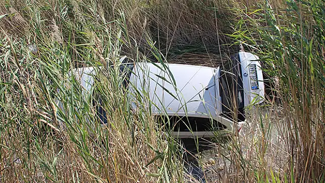 Konya'da otomobil sulama kanalına düştü: 4 yaralı