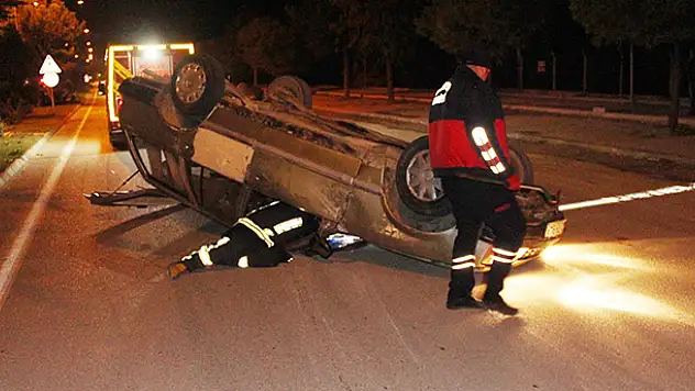 Konya'da otomobil takla attı: 2 yaralı