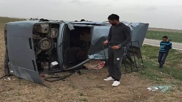 Konya'da Otomobil Takla Attı: İki Yaralı