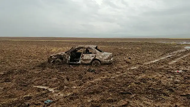 Konya'da otomobil tarlaya uçtu: 3 yaralı