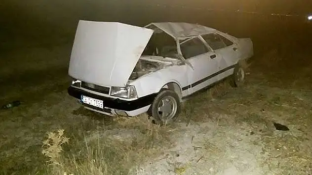 Konya'da otomobil tıra çarptı: 5 yaralı