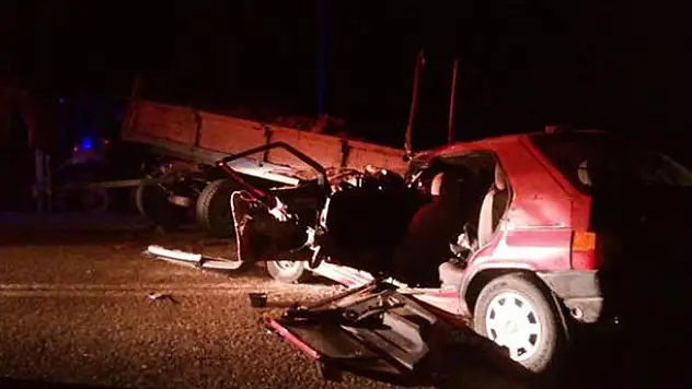 Konya'da otomobil traktörle çarpıştı: 1 ölü, 6 yaralı