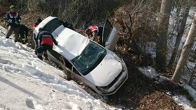 Konya'da otomobil uçuruma yuvarlandı: 3 yaralı