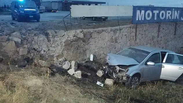 Konya'da Otomobil Yoldan Çıktı : 6 Yaralı
