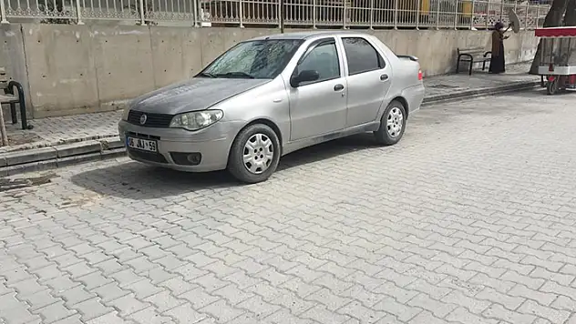 Konya'da otomobil yolun karşına geçmeye çalışan yayalara çarptı: 3 yaralı
