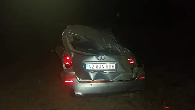 Konya'da otomobil yük treninin vagonuna çarptı: 5 yaralı
