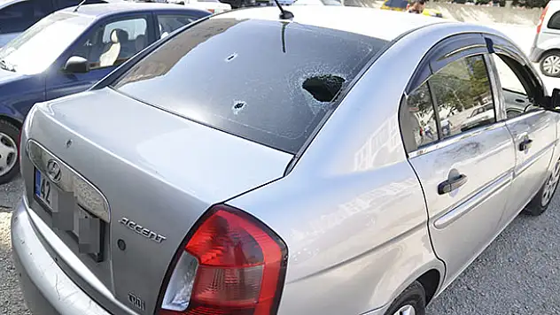 Konya'da otomobilde silahlı saldırıya uğrayan iki kişi ağır yaralandı! 2 şüpheli tutuklandı