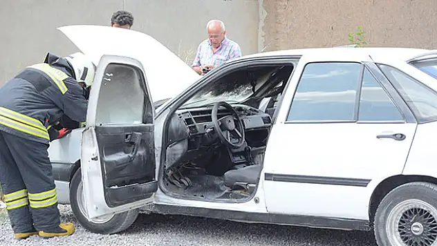 Konya'da otomobilde unutulan cep telefonu yangın çıkardı