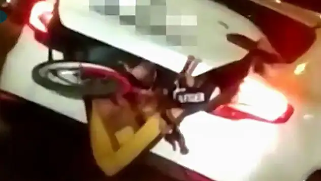 Konya'da otomobilin bagajında üç çocuk taşıyan sürücüye bin 121 lira para cezası