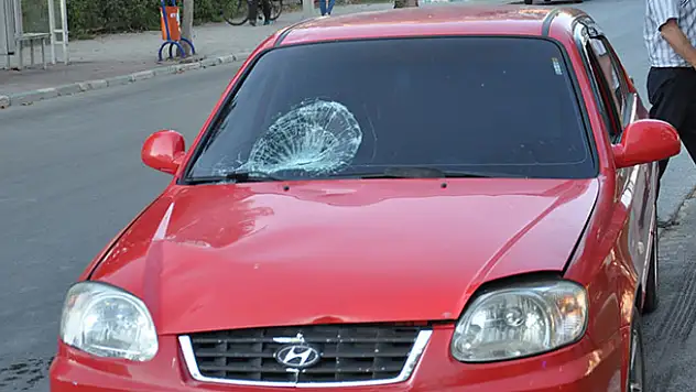 Konya'da otomobilin çarptığı kadın yaralandı