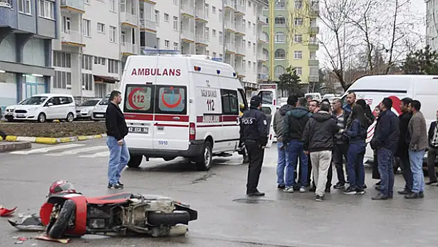 Konya'da otomobilin çarptığı motosiklet sürücüsü yaralandı