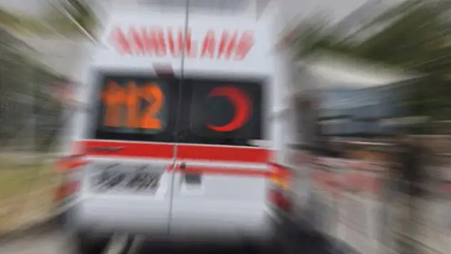 Konya'da otomobilin lastiği patladı, şarampole yuvarlandı