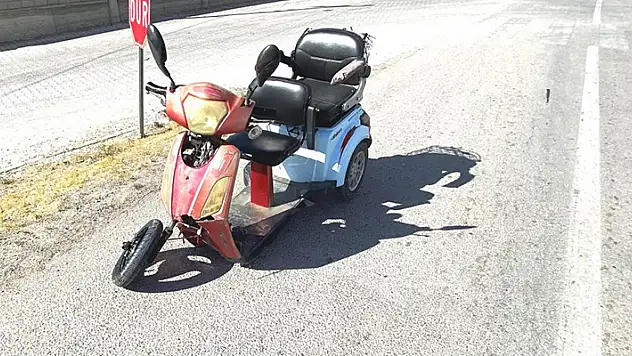 Konya'da otomobille çarpışan elektrikli bisikletin sürücüsü yaralandı
