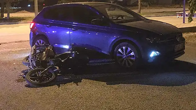 Konya'da otomobille çarpışan motosikletin sürücüsü yaralandı
