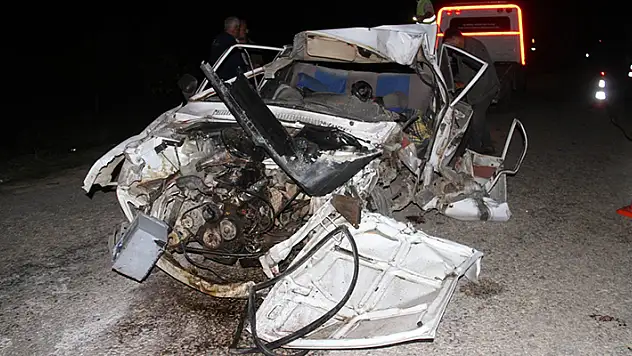 Konya'da otomobille çarpışan traktör ikiye bölündü: 1 ölü, 1 yaralı
