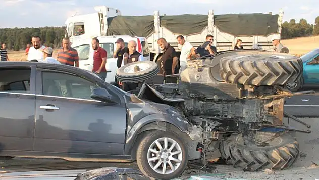 Konya'da otomobille çarpışan traktörün sürücüsü öldü
