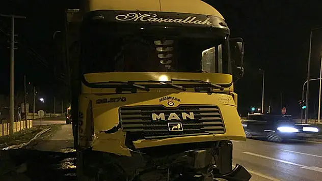 Konya'da otomobille kamyon çarpıştı: 1 ölü